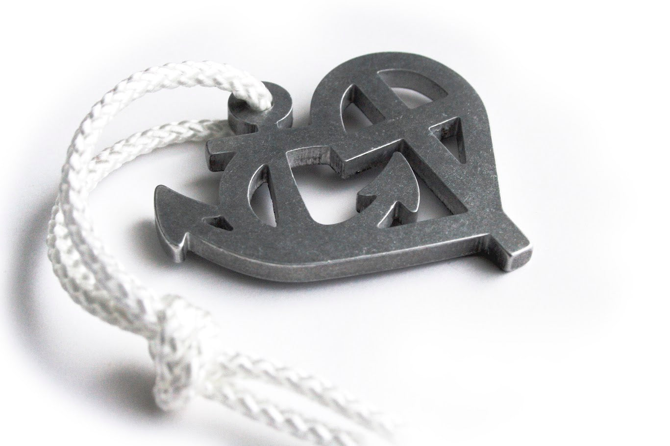 metal faith love hope pendant with rope