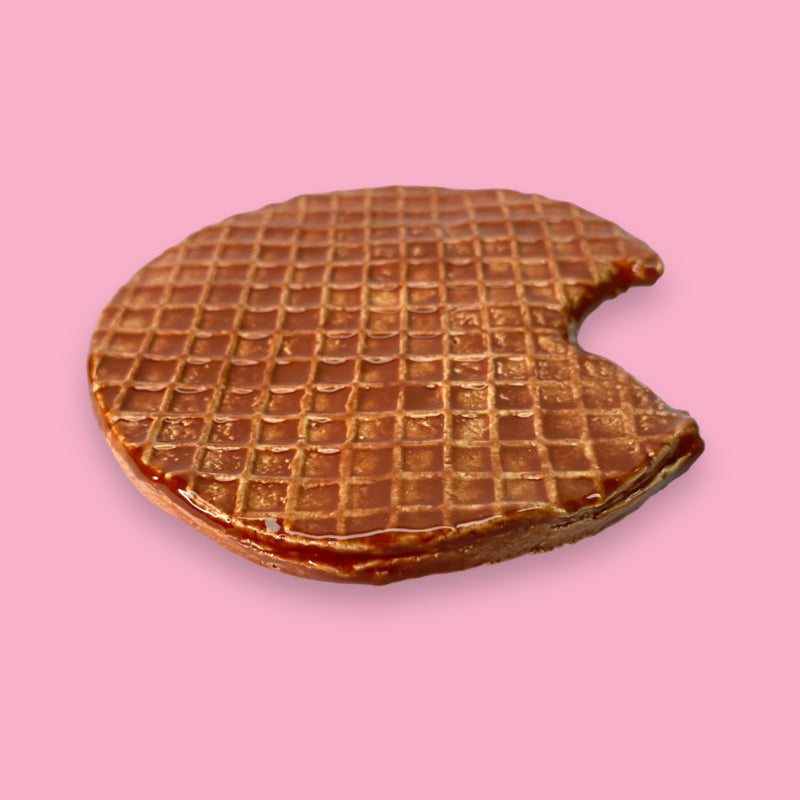 dutch caramel cookie stroopwafel made from ceramics