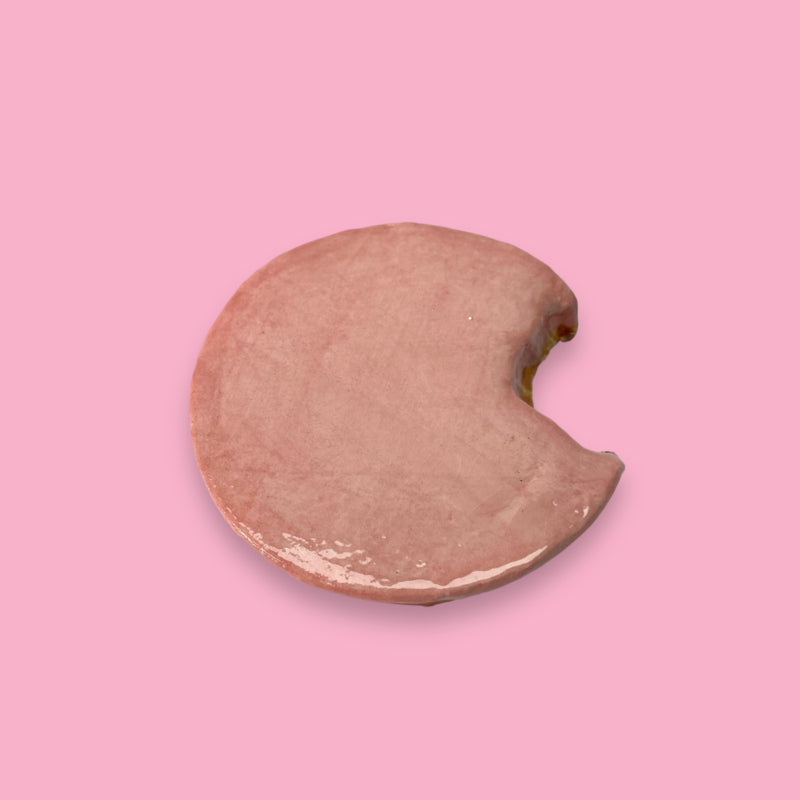 ceramic wall art  roze koek cake cookie with pink glaze