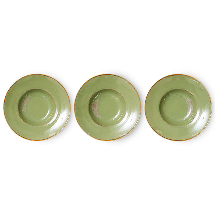 variations in finish of deep green pasta plates