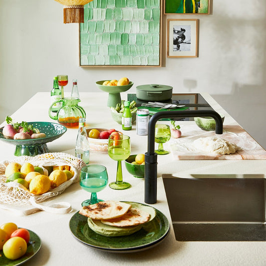 Ceramic bowl on foot