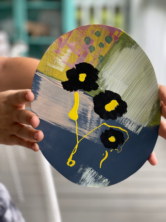 Artigirl | Art on a plate - Abstract flowers