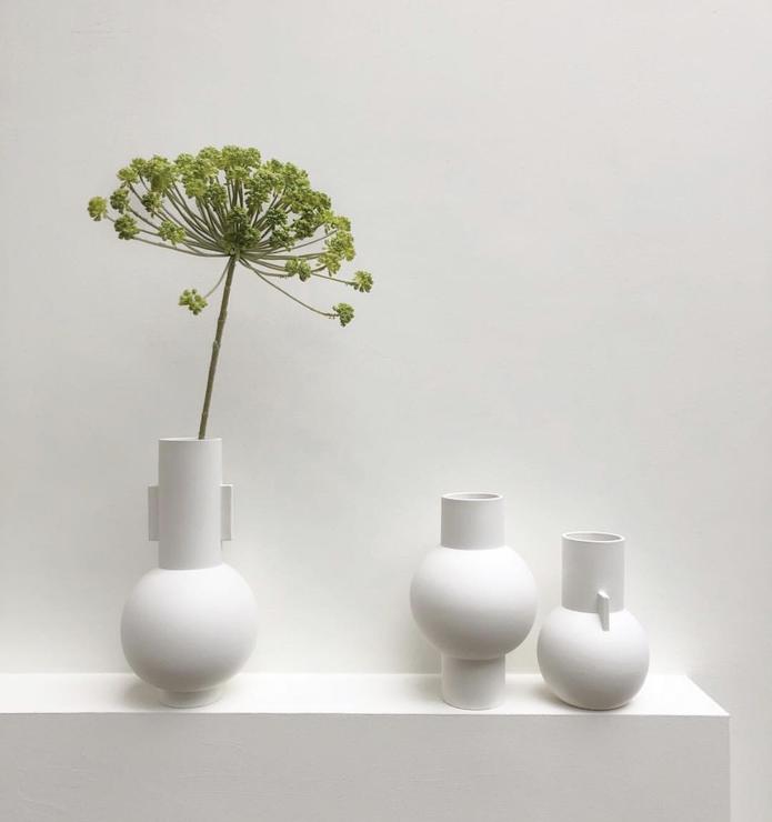 Ceramic vase - white